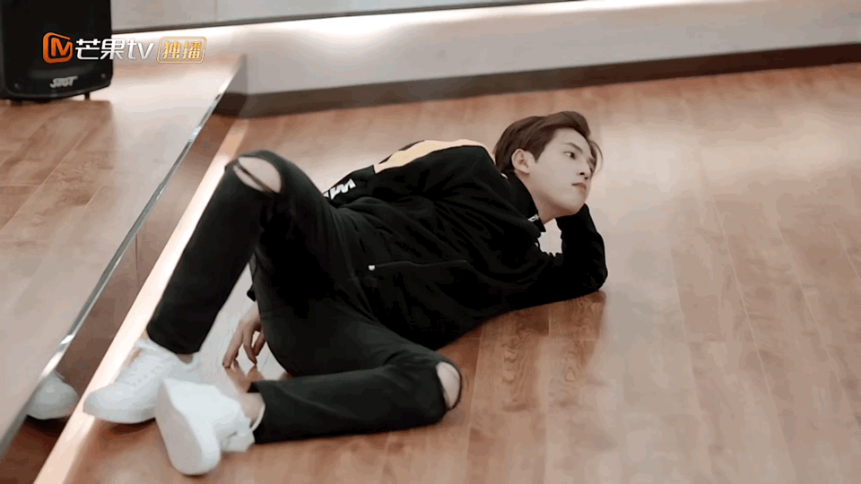 'Đêm Ấy Sao Chổi Đến': Idol mỹ nam xuyên không đi tìm bản sao của mình lại phải lòng fangirl 'Đêm Ấy Sao Chổi Đến': Idol mỹ nam xuyên không đi tìm bản sao của mình lại phải lòng fangirl