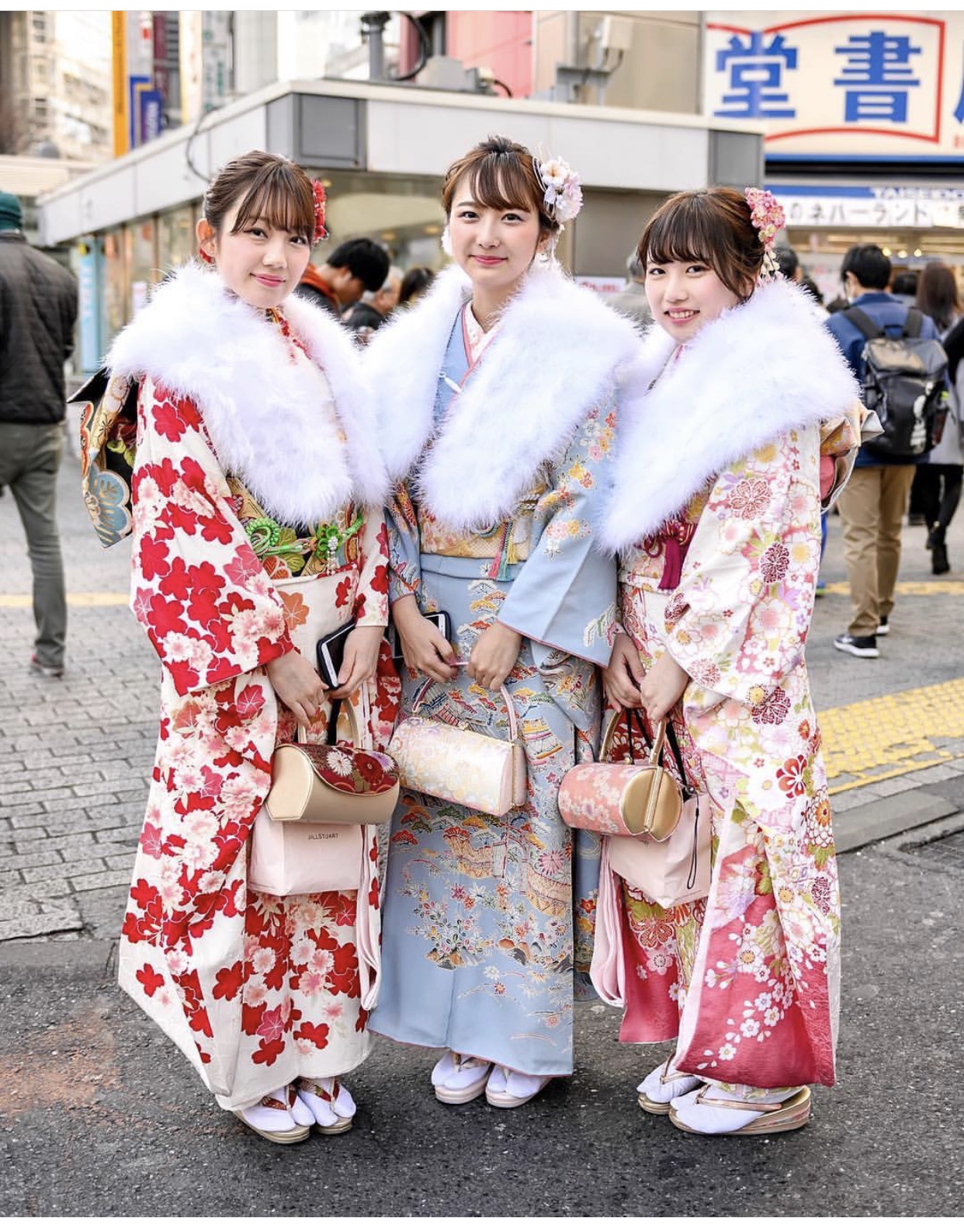 Phong cách Harajuku ngày nay: Bạn theo phe thích chơi đùa với màu sắc hay team 'quái - độc - dị' Phong cách Harajuku ngày nay: Bạn theo phe thích chơi đùa với màu sắc hay team 'quái - độc - dị'
