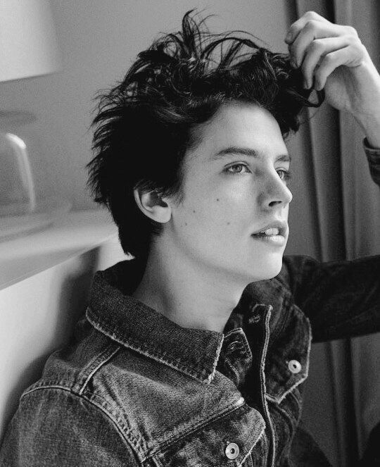 'Five Feet Apart': Chuyện tình dịu dàng và kì lạ của cặp đôi không thể đến gần nhau quá 5 bước chân 'Five Feet Apart': Chuyện tình dịu dàng và kì lạ của cặp đôi không thể đến gần nhau quá 5 bước chân