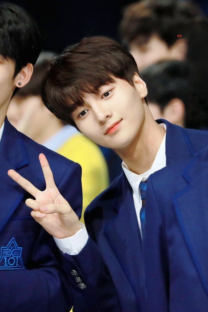 Thông tin về Cha Jun Ho - thực tập sinh Produce X chưa debut đã có 28 fansite đi theo chụp hình Thông tin về Cha Jun Ho - thực tập sinh Produce X chưa debut đã có 28 fansite đi theo chụp hình