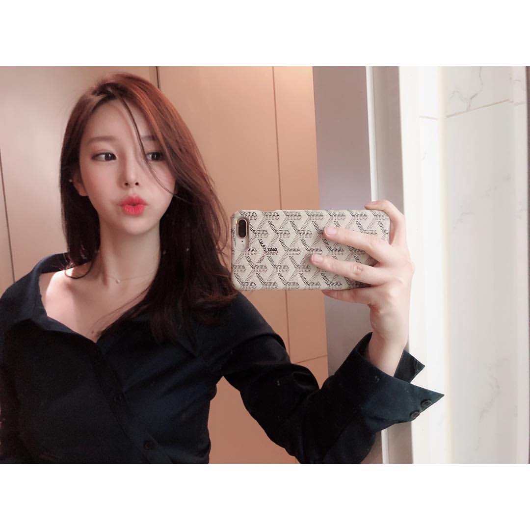 Tác giả webtoon đình đám 'True Beauty' lần đầu lộ diện: Nhan sắc cực phẩm như nữ chính trong truyện Tác giả webtoon đình đám 'True Beauty' lần đầu lộ diện: Nhan sắc cực phẩm như nữ chính trong truyện