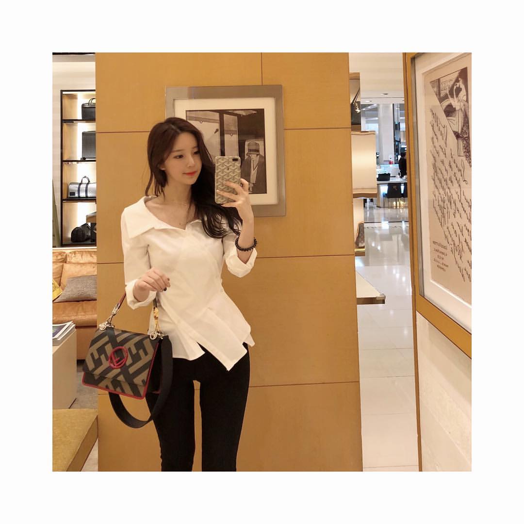 Tác giả webtoon đình đám 'True Beauty' lần đầu lộ diện: Nhan sắc cực phẩm như nữ chính trong truyện Tác giả webtoon đình đám 'True Beauty' lần đầu lộ diện: Nhan sắc cực phẩm như nữ chính trong truyện