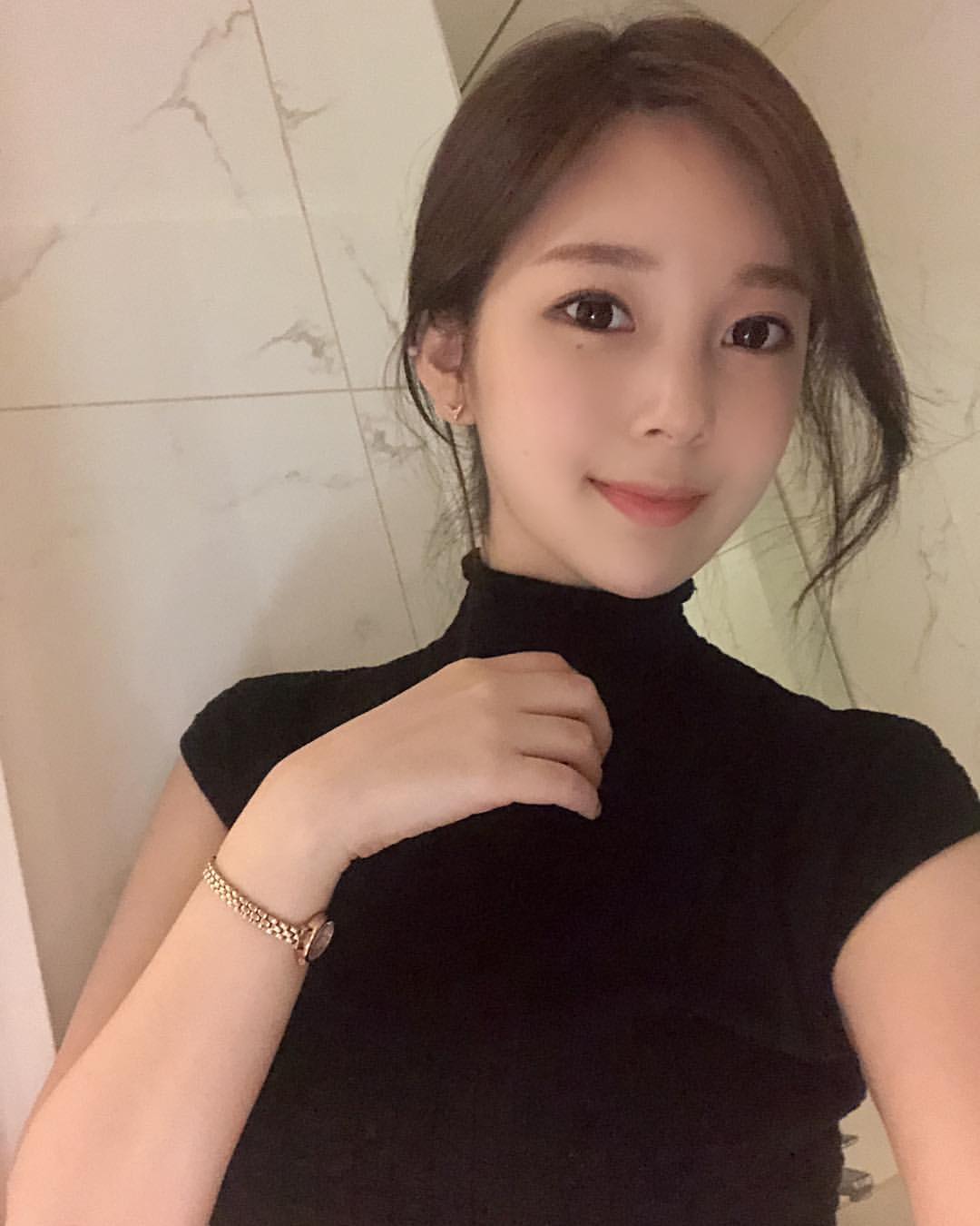 Tác giả webtoon đình đám 'True Beauty' lần đầu lộ diện: Nhan sắc cực phẩm như nữ chính trong truyện Tác giả webtoon đình đám 'True Beauty' lần đầu lộ diện: Nhan sắc cực phẩm như nữ chính trong truyện