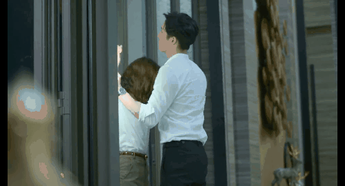Nữ chính 'Con Tim Sắt Đá': Từ fangirl lẽo đẽo xin chụp hình chung đến người tình màn ảnh của Tor Thanapob Nữ chính 'Con Tim Sắt Đá': Từ fangirl lẽo đẽo xin chụp hình chung đến người tình màn ảnh của Tor Thanapob