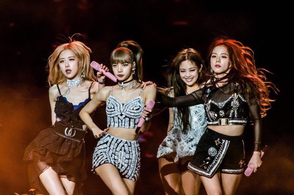 Bí mật lớn của K-Pop: Cách để tóc mái Lisa (BLACKPINK) không xê dịch trong mọi hoàn cảnh đã có lời giải đáp! Bí mật lớn của K-Pop: Cách để tóc mái Lisa (BLACKPINK) không xê dịch trong mọi hoàn cảnh đã có lời giải đáp!