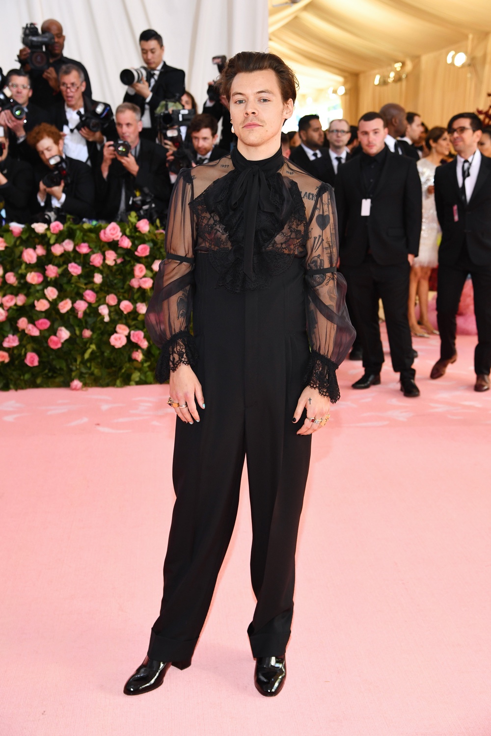 Các sao mặc gì để 'chặt chém' lẫn nhau trên thảm đỏ Met Gala 2019? Các sao mặc gì để 'chặt chém' lẫn nhau trên thảm đỏ Met Gala 2019?