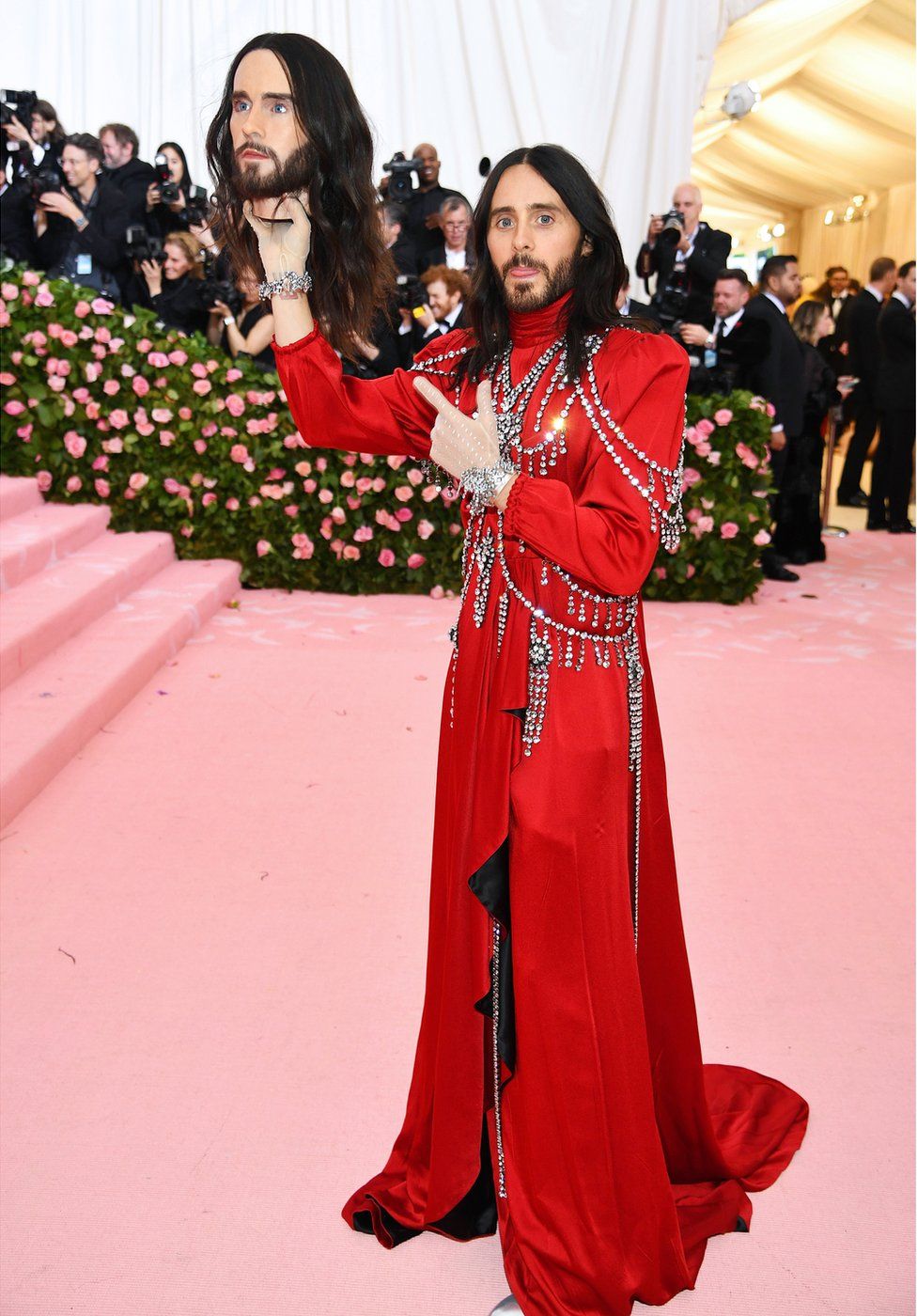Các sao mặc gì để 'chặt chém' lẫn nhau trên thảm đỏ Met Gala 2019? Các sao mặc gì để 'chặt chém' lẫn nhau trên thảm đỏ Met Gala 2019?