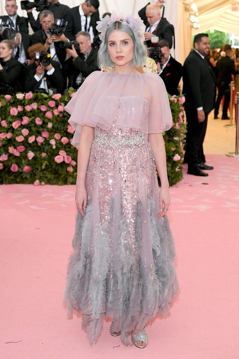 Các sao mặc gì để 'chặt chém' lẫn nhau trên thảm đỏ Met Gala 2019? Các sao mặc gì để 'chặt chém' lẫn nhau trên thảm đỏ Met Gala 2019?