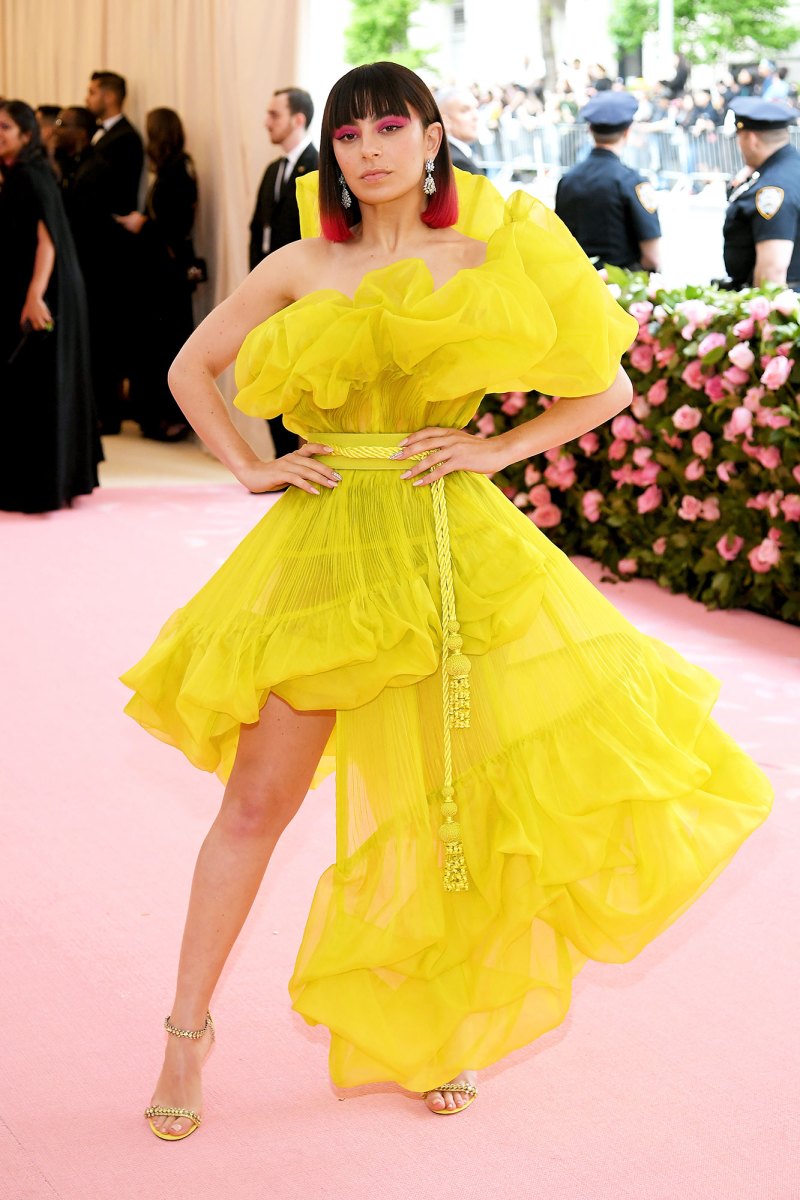 Các sao mặc gì để 'chặt chém' lẫn nhau trên thảm đỏ Met Gala 2019? Các sao mặc gì để 'chặt chém' lẫn nhau trên thảm đỏ Met Gala 2019?