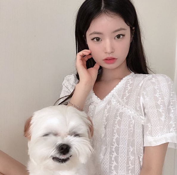 Xứ Hàn dậy sóng vì 'bản sao' BLACKPINK Jennie: Má bánh bao và mắt mèo xinh hệt chính chủ! Xứ Hàn dậy sóng vì 'bản sao' BLACKPINK Jennie: Má bánh bao và mắt mèo xinh hệt chính chủ!