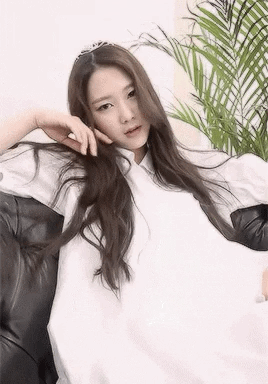 Một nữ idol nổi rần rần nhờ câu trả lời cực ngầu khi bị fan nam kém duyên bắt gọi 'Oppa' Một nữ idol nổi rần rần nhờ câu trả lời cực ngầu khi bị fan nam kém duyên bắt gọi 'Oppa'
