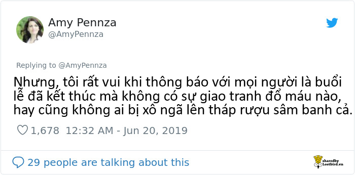 Mẹ chồng mặc váy cưới đến dự hôn lễ: Dân mạng hóng drama và nhận đươc quả twist bất ngờ Mẹ chồng mặc váy cưới đến dự hôn lễ: Dân mạng hóng drama và nhận đươc quả twist bất ngờ