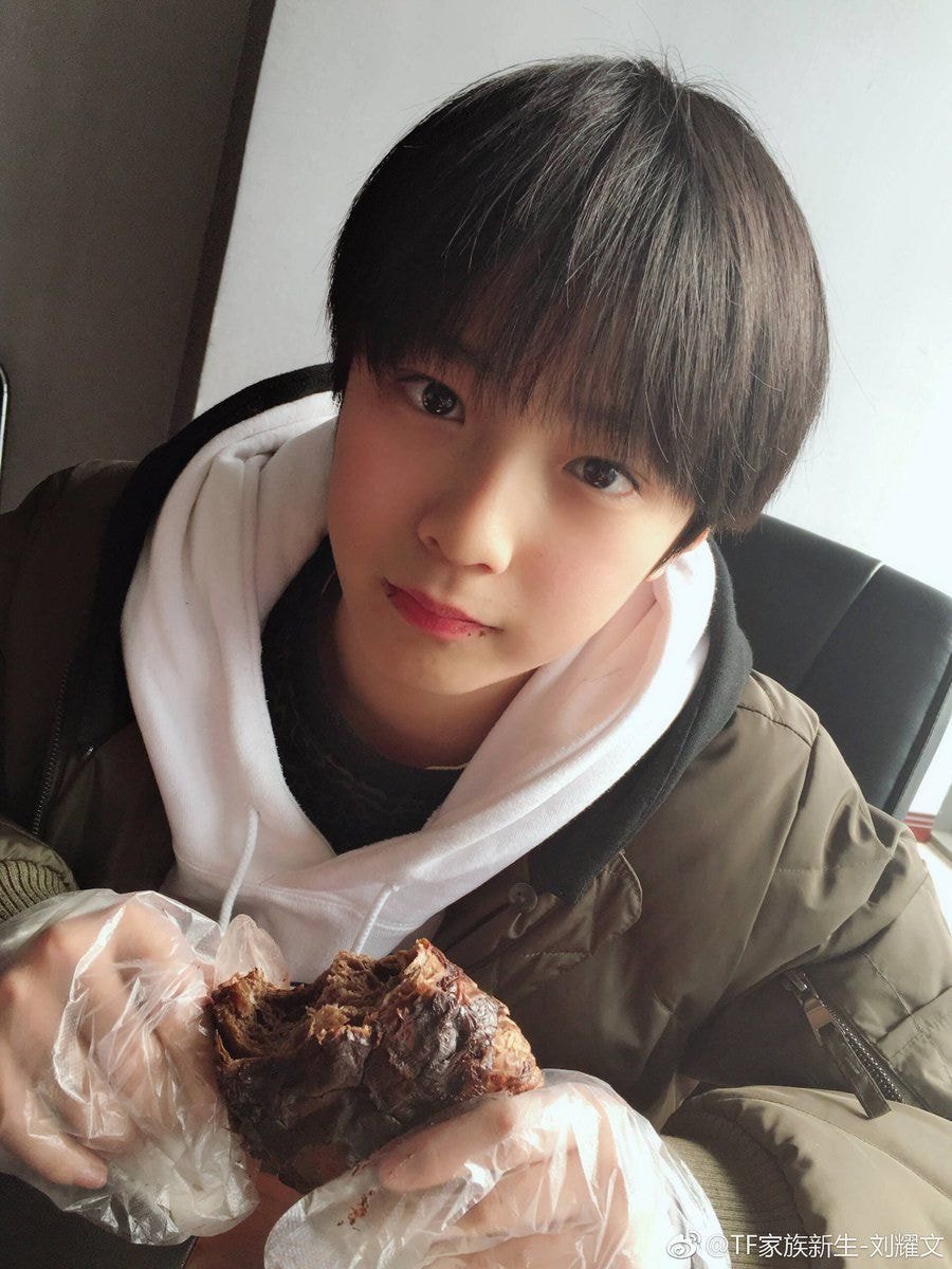 Lý do nào giúp nhóm nhạc đàn em của TFBoys được Dispatch gọi là 'tân binh nổi tiếng nhất Đại lục'? Lý do nào giúp nhóm nhạc đàn em của TFBoys được Dispatch gọi là 'tân binh nổi tiếng nhất Đại lục'?