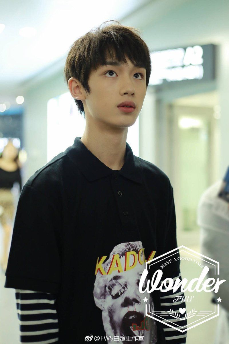 Lý do nào giúp nhóm nhạc đàn em của TFBoys được Dispatch gọi là 'tân binh nổi tiếng nhất Đại lục'? Lý do nào giúp nhóm nhạc đàn em của TFBoys được Dispatch gọi là 'tân binh nổi tiếng nhất Đại lục'?