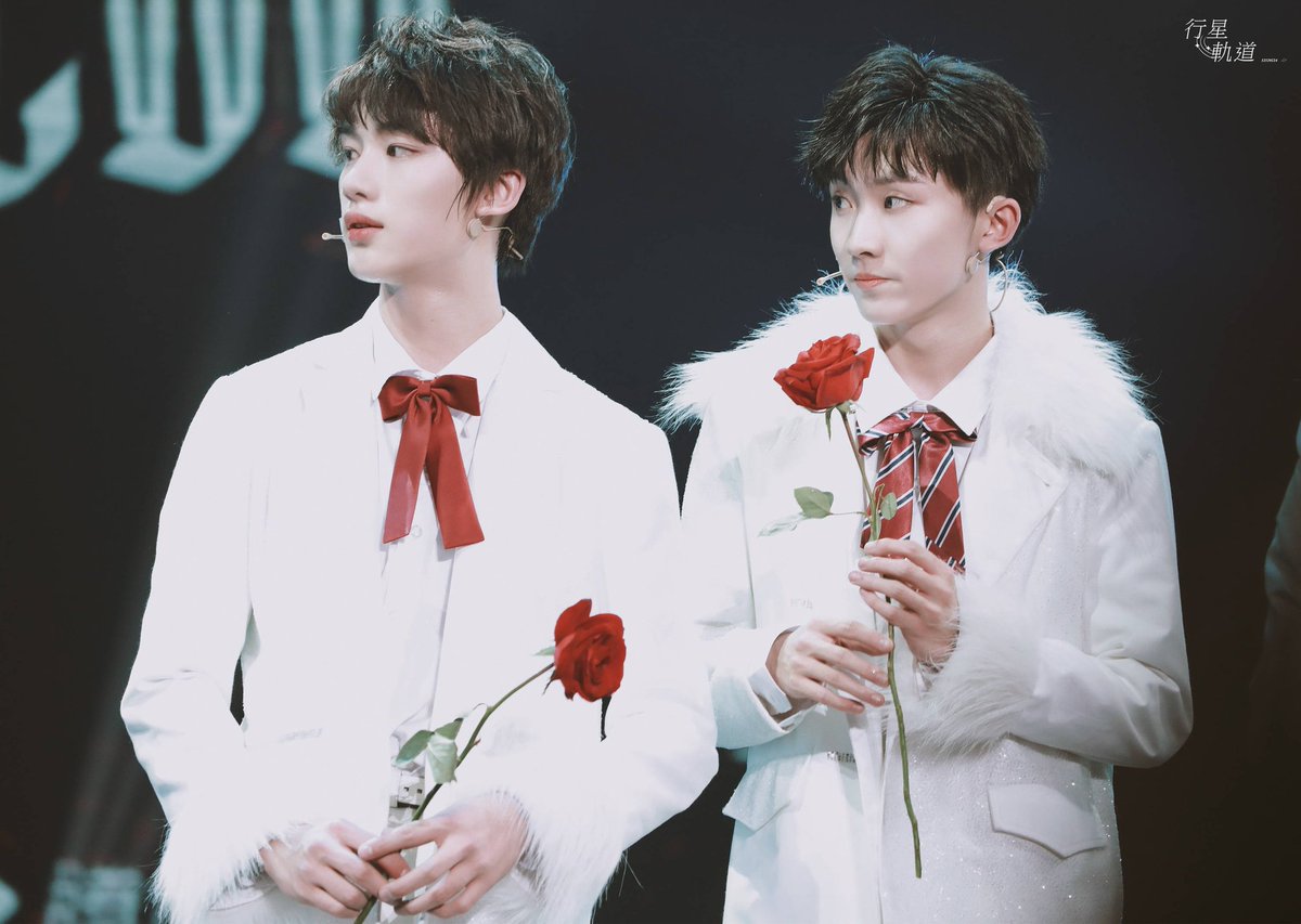 Lý do nào giúp nhóm nhạc đàn em của TFBoys được Dispatch gọi là 'tân binh nổi tiếng nhất Đại lục'? Lý do nào giúp nhóm nhạc đàn em của TFBoys được Dispatch gọi là 'tân binh nổi tiếng nhất Đại lục'?