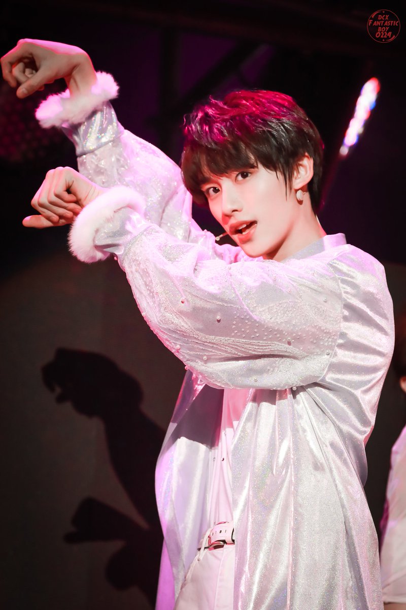 Lý do nào giúp nhóm nhạc đàn em của TFBoys được Dispatch gọi là 'tân binh nổi tiếng nhất Đại lục'? Lý do nào giúp nhóm nhạc đàn em của TFBoys được Dispatch gọi là 'tân binh nổi tiếng nhất Đại lục'?