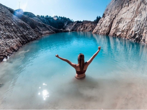 Ham sống ảo, Instagrammer bị phát ban và buồn nôn sau khi chụp ảnh gần hồ nước độc Ham sống ảo, Instagrammer bị phát ban và buồn nôn sau khi chụp ảnh gần hồ nước độc