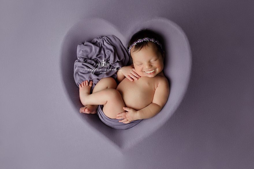 Trẻ sơ sinh cười khoe răng: Hình ảnh tưởng vô hại mà làm sởn hết da gà Trẻ sơ sinh cười khoe răng: Hình ảnh tưởng vô hại mà làm sởn hết da gà