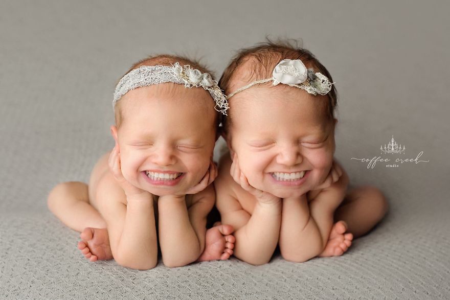 Trẻ sơ sinh cười khoe răng: Hình ảnh tưởng vô hại mà làm sởn hết da gà Trẻ sơ sinh cười khoe răng: Hình ảnh tưởng vô hại mà làm sởn hết da gà