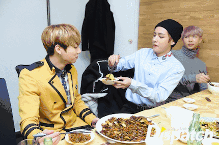 Thực hư về 6 tin đồn tình yêu đồng giới giữa các idol nam từng gây xôn xao K-Pop Thực hư về 6 tin đồn tình yêu đồng giới giữa các idol nam từng gây xôn xao K-Pop