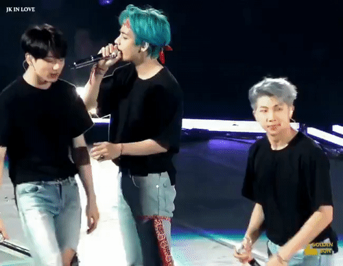 Thực hư về 6 tin đồn tình yêu đồng giới giữa các idol nam từng gây xôn xao K-Pop Thực hư về 6 tin đồn tình yêu đồng giới giữa các idol nam từng gây xôn xao K-Pop