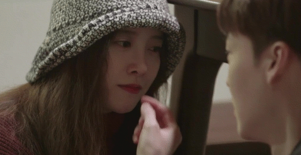 Những dấu hiệu rạn nứt 'rõ như ban ngày' giữa Goo Hye Sun - Ahn Jae Hyun mà fan vô tình bỏ qua Những dấu hiệu rạn nứt 'rõ như ban ngày' giữa Goo Hye Sun - Ahn Jae Hyun mà fan vô tình bỏ qua