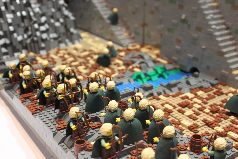 Thánh chơi ngông tái hiện khung cảnh trong 'Chúa Tể Của Những Chiếc Nhẫn' bằng 150 ngàn mảnh LEGO Thánh chơi ngông tái hiện khung cảnh trong 'Chúa Tể Của Những Chiếc Nhẫn' bằng 150 ngàn mảnh LEGO