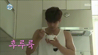 Khám phá 8 điều kì quặc nhất mà sao K-Pop từng làm khi ở nhà một mình Khám phá 8 điều kì quặc nhất mà sao K-Pop từng làm khi ở nhà một mình