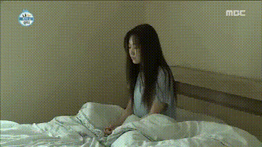 Khám phá 8 điều kì quặc nhất mà sao K-Pop từng làm khi ở nhà một mình Khám phá 8 điều kì quặc nhất mà sao K-Pop từng làm khi ở nhà một mình