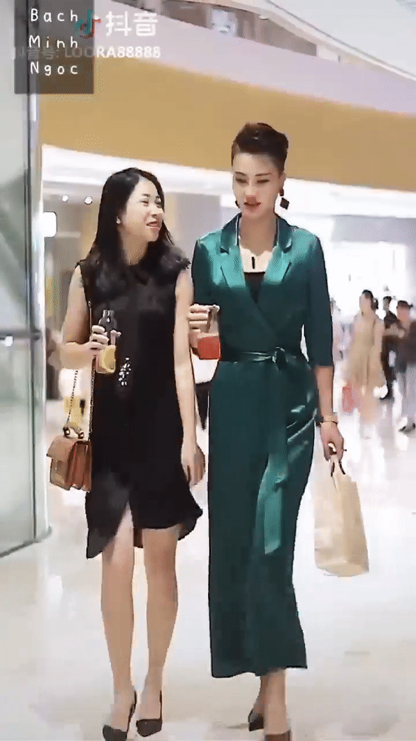 Nhà thiết kế thời trang Trung Quốc ăn mặc ngầu như 'ngự tỷ', khiến cả phe chị em cũng đổ rầm rầm Nhà thiết kế thời trang Trung Quốc ăn mặc ngầu như 'ngự tỷ', khiến cả phe chị em cũng đổ rầm rầm