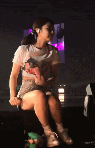 Những kiểu fan nước ngoài mà fan Hàn ghét cay ghét đắng: Thích thể hiện hay yêu idol quá mà thôi? Những kiểu fan nước ngoài mà fan Hàn ghét cay ghét đắng: Thích thể hiện hay yêu idol quá mà thôi?