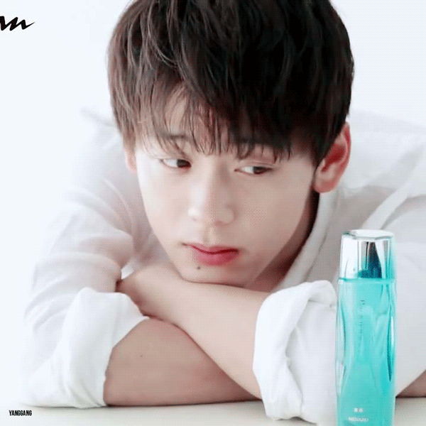 Fan thích thú khi mỹ nam quốc bảo xứ Nhật thừa nhận bị 'bẻ cong' trước nhan sắc của BTS V Fan thích thú khi mỹ nam quốc bảo xứ Nhật thừa nhận bị 'bẻ cong' trước nhan sắc của BTS V