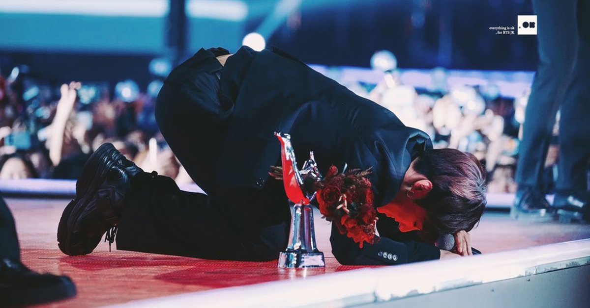 10 khoảnh khắc cho thấy rõ nhất nhân cách của Jungkook (BTS) do netizen Hàn bình chọn 10 khoảnh khắc cho thấy rõ nhất nhân cách của Jungkook (BTS) do netizen Hàn bình chọn