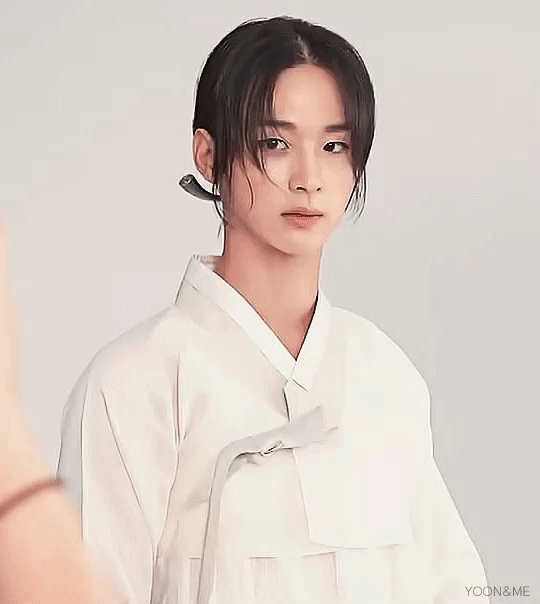 The Tale Of Nokdu: Bí quyết giúp nam chính giả gái xinh hơn cả 'tình đầu quốc dân' Kim So Hyun The Tale Of Nokdu: Bí quyết giúp nam chính giả gái xinh hơn cả 'tình đầu quốc dân' Kim So Hyun