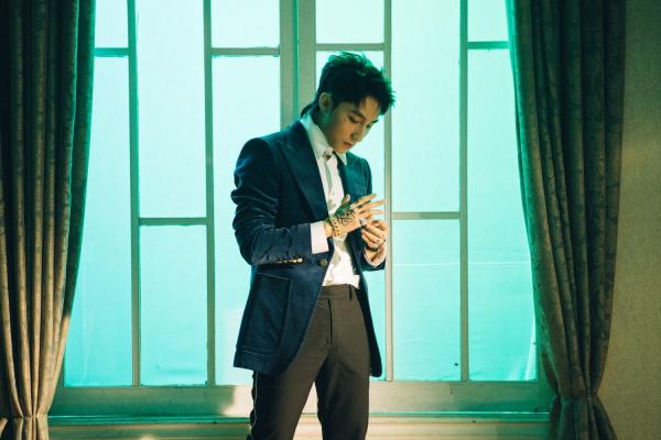 Xem loạt đồ hiệu sang chảnh trong 'Chạy Ngay Đi' chợt tò mò Sơn Tùng M-TP đã mặc gì trong MV đầu tiên? Xem loạt đồ hiệu sang chảnh trong 'Chạy Ngay Đi' chợt tò mò Sơn Tùng M-TP đã mặc gì trong MV đầu tiên?