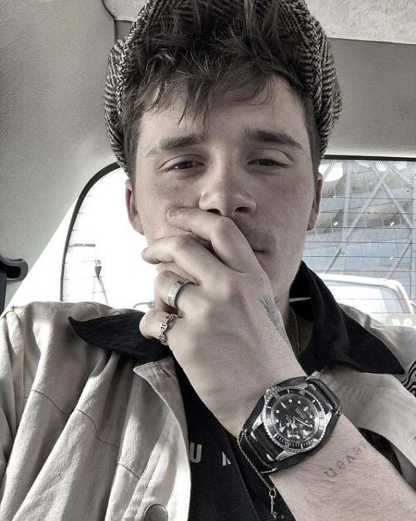 Chỉ nghiện xăm hình, mê xế hộp, tuổi trẻ của cậu ấm Brooklyn Beckham cứ mãi lông bông vậy sao? Chỉ nghiện xăm hình, mê xế hộp, tuổi trẻ của cậu ấm Brooklyn Beckham cứ mãi lông bông vậy sao?