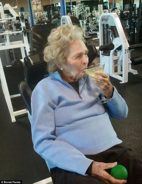 Những điều kỳ thú khiến bạn nhìn thấy mà quên cả tập ở phòng gym Những điều kỳ thú khiến bạn nhìn thấy mà quên cả tập ở phòng gym