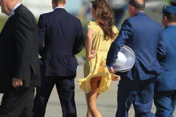 10 awkward ways the queen is mad with kate middleton 10