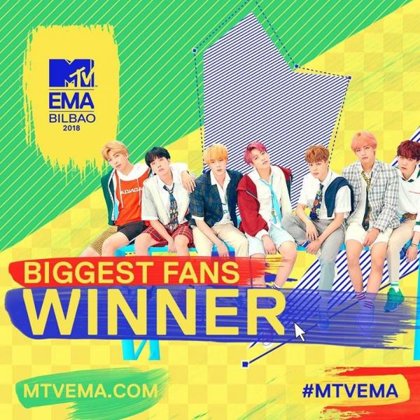 1541403575 bts dem ve hai giai thuong cho army tai mtv emas 2018 94c0b710 1541403142