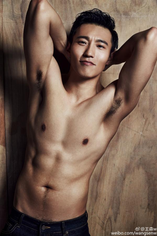 Thầy Khổng của Hoa Bưu và Dương Tịch gây bất ngờ với gương mặt điển trai, body nóng bỏng Thầy Khổng của Hoa Bưu và Dương Tịch gây bất ngờ với gương mặt điển trai, body nóng bỏng
