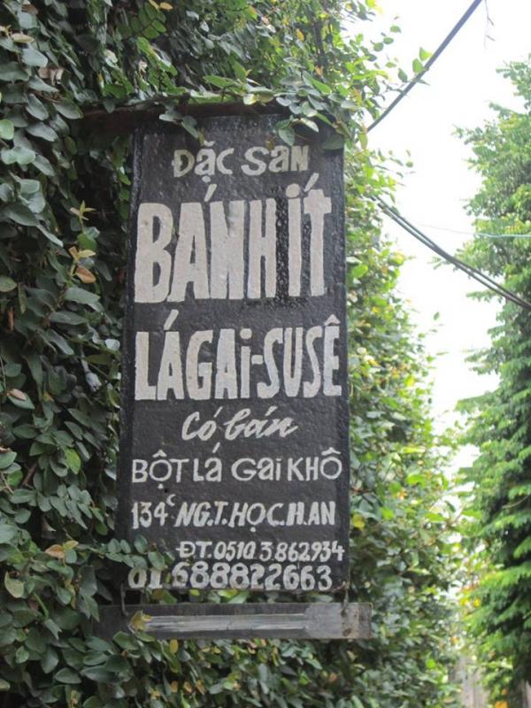 Cái 'hồn' của biển hiệu Hội An đầy hoài cổ được thu về dưới bàn tay chàng họa sĩ trẻ Cái 'hồn' của biển hiệu Hội An đầy hoài cổ được thu về dưới bàn tay chàng họa sĩ trẻ