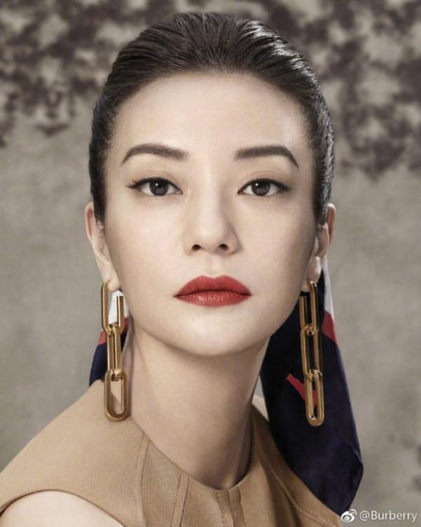 lost bird chien dich mung nam moi cua burberry trung quoc 8