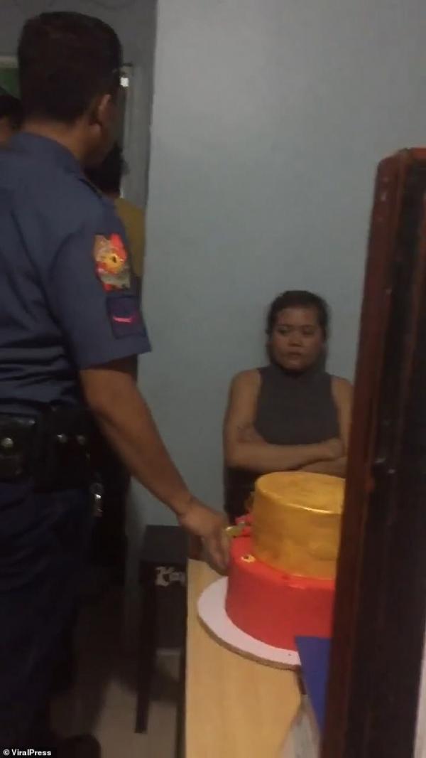 8120568 6557137 arrested caterer krissa cananea pictured here at the police stat a 2 1546600789548