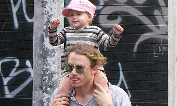 Heath Ledger: 11 năm từ giã cõi đời, chỉ còn những vai diễn của anh là bất hủ Heath Ledger: 11 năm từ giã cõi đời, chỉ còn những vai diễn của anh là bất hủ