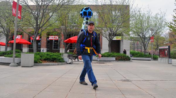 Google Street View 'khóc' trong bất lực vì mọi khung ảnh đều bị em chó này chiếm chỗ Google Street View 'khóc' trong bất lực vì mọi khung ảnh đều bị em chó này chiếm chỗ