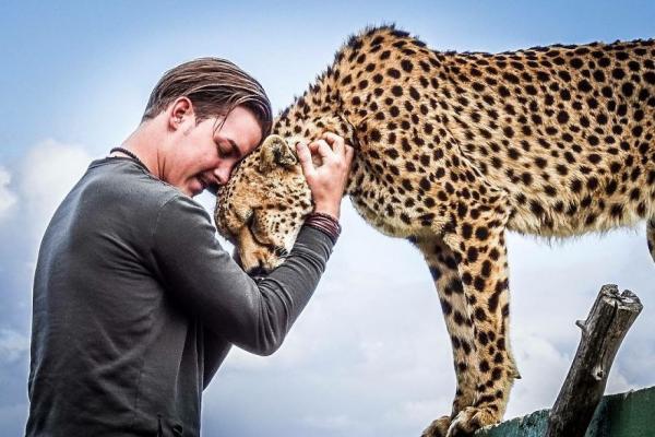 this guy from switzerland left a prestigious job sold all his things and moved to africa to rescue mutilated animals 5c819ec8572a7 880