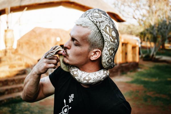 this guy from switzerland left a prestigious job sold all his things and moved to africa to rescue mutilated animals 5c819ecc680e9 880