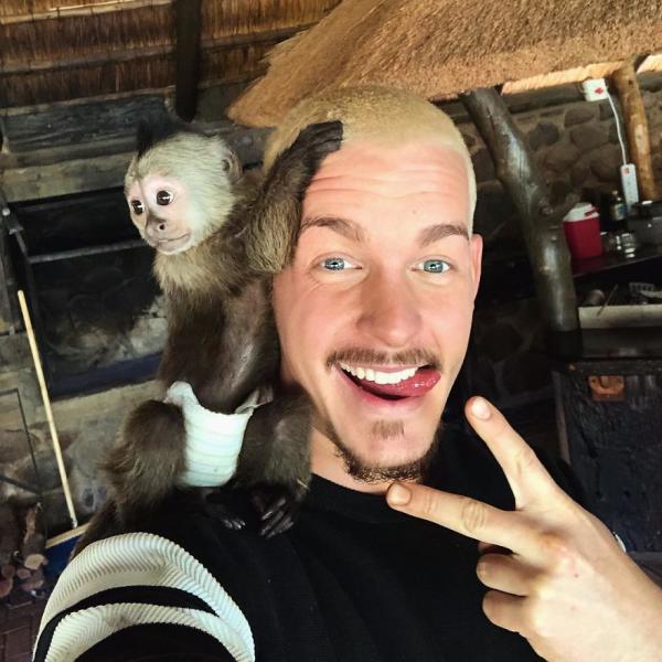 this guy from switzerland left a prestigious job sold all his things and moved to africa to rescue mutilated animals 5c819ed2ec27d 880