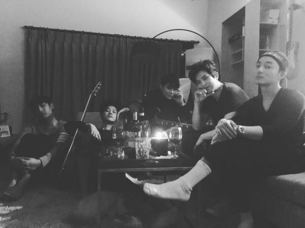 Báo Hàn nghi vấn CNBLUE Lee Jong Hyun liên quan đến nhóm chat quay lén của Jung Joon Young Báo Hàn nghi vấn CNBLUE Lee Jong Hyun liên quan đến nhóm chat quay lén của Jung Joon Young