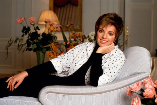 Liza Minnelli: Nữ diễn viên trách móc Michael Jackson vì để bà lấy... chồng gay Liza Minnelli: Nữ diễn viên trách móc Michael Jackson vì để bà lấy... chồng gay
